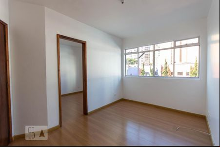 Sala de apartamento para alugar com 1 quarto, 38m² em Centro, Curitiba