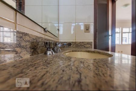 Torneira Banheiro Social de apartamento para alugar com 3 quartos, 98m² em Funcionários, Belo Horizonte