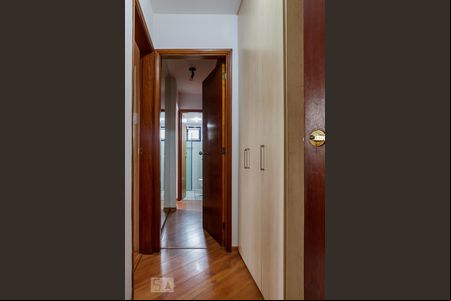 Corredor de apartamento para alugar com 3 quartos, 78m² em Sumaré, São Paulo