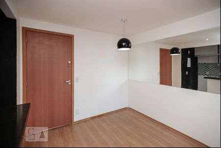 Sala de apartamento para alugar com 2 quartos, 54m² em Cascadura, Rio de Janeiro