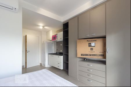 Quarto de kitnet/studio para alugar com 1 quarto, 25m² em Belenzinho, São Paulo