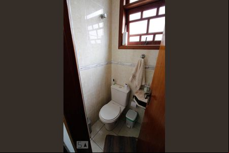 Lavabo de casa de condomínio para alugar com 3 quartos, 166m² em Jardim Gopouva, Guarulhos