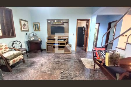 Casa à venda com 4 quartos, 290m² em Guarani, Belo Horizonte