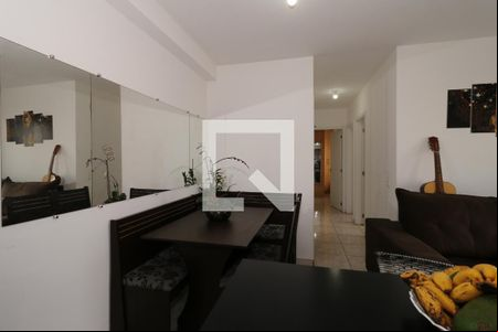 Sala de apartamento para alugar com 3 quartos, 59m² em Parque São Vicente, Santo André