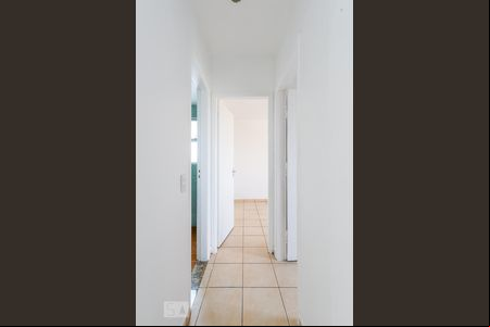 Corredor Quartos de apartamento para alugar com 2 quartos, 57m² em Vila Mazzei, São Paulo