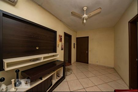 Sala de apartamento para alugar com 2 quartos, 62m² em Alto Petrópolis , Porto Alegre