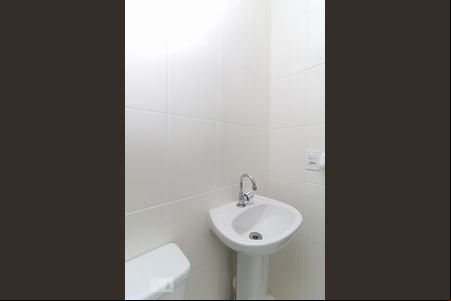 Banheiro de kitnet/studio à venda com 1 quarto, 28m² em Conceição, Osasco