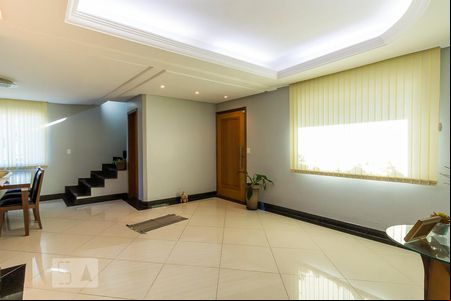 Sala de casa à venda com 3 quartos, 234m² em Trevo, Belo Horizonte