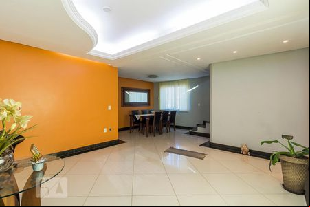 Sala de casa à venda com 3 quartos, 234m² em Trevo, Belo Horizonte
