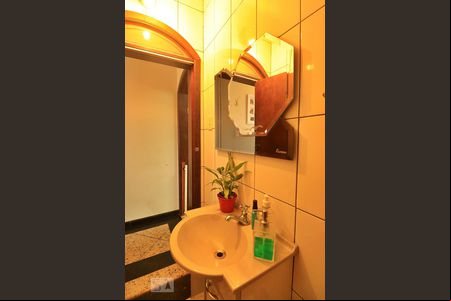 Lavabo de casa à venda com 3 quartos, 224m² em Vila Camilópolis, Santo André