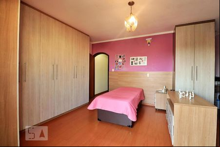 Suíte de casa à venda com 3 quartos, 224m² em Vila Camilópolis, Santo André