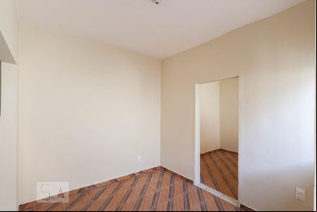 Sala  de casa para alugar com 1 quarto, 97m² em Ipiranga, Belo Horizonte