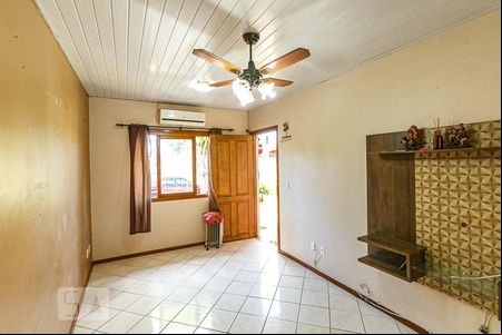 Sala de casa à venda com 2 quartos, 51m² em Hípica, Porto Alegre