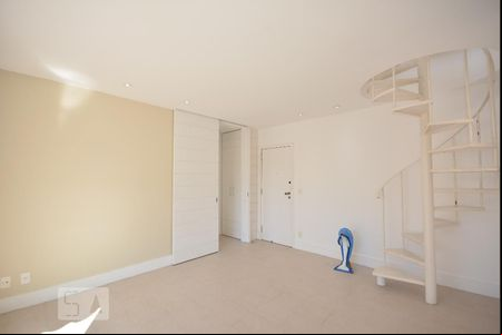Sala de apartamento para alugar com 2 quartos, 100m² em Botafogo, Rio de Janeiro