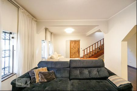 Sala de TV de casa para alugar com 3 quartos, 540m² em Jardim Textil, São Paulo