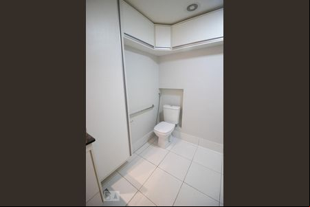 Banheiro de apartamento para alugar com 1 quarto, 45m² em Sul (águas Claras), Brasília