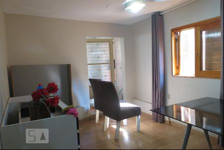 Sala 2 de casa para alugar com 3 quartos, 170m² em São José, Porto Alegre