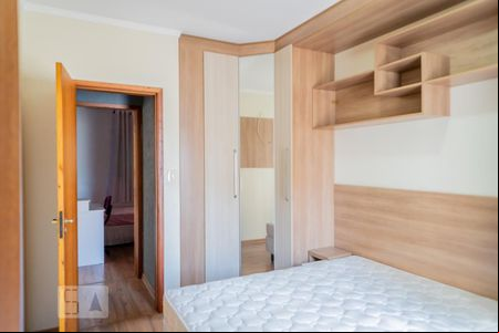 Suíte 1 de casa de condomínio para alugar com 2 quartos, 109m² em Vila Alzira, Santo André