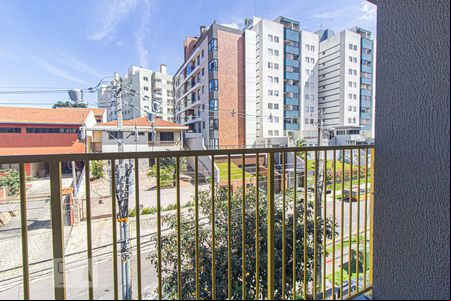 Sacada de kitnet/studio para alugar com 1 quarto, 22m² em Novo Mundo, Curitiba
