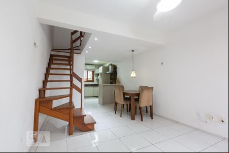 Sala de casa à venda com 2 quartos, 83m² em Hípica, Porto Alegre