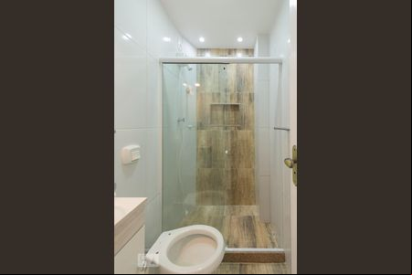 Banheiro de kitnet/studio para alugar com 1 quarto, 26m² em Tijuca, Rio de Janeiro