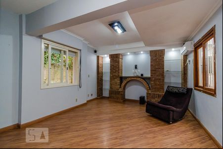 Sala de casa de condomínio para alugar com 3 quartos, 139m² em Cristal, Porto Alegre