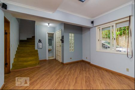 Sala de casa de condomínio para alugar com 3 quartos, 139m² em Cristal, Porto Alegre
