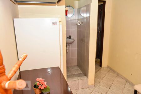 Studio de casa para alugar com 1 quarto, 30m² em Jardim Guanabara, Rio de Janeiro