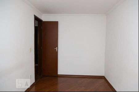 Quarto 1 de apartamento para alugar com 3 quartos, 48m² em Vila Carmosina, São Paulo