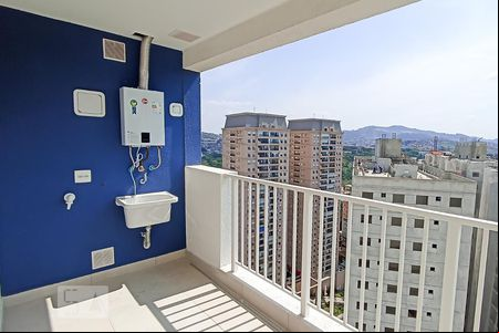 Varanda e área de serviço de apartamento à venda com 1 quarto, 48m² em Alphaville Empresarial, Barueri