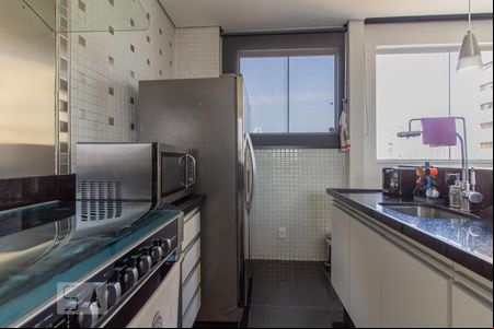 Cozinha de apartamento para alugar com 2 quartos, 135m² em Santo Agostinho, Belo Horizonte
