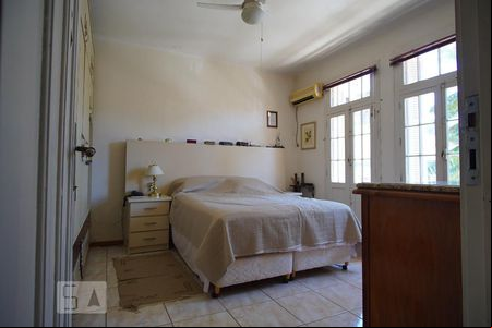 Quarto 1 de casa à venda com 3 quartos, 370m² em Floresta, Porto Alegre