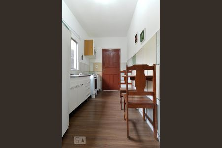 Cozinha de kitnet/studio para alugar com 1 quarto, 30m² em Serraria, São José
