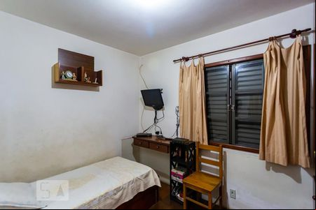 Suíte de casa para alugar com 3 quartos, 270m² em Santo Antônio, Osasco