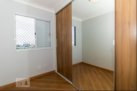 Quarto de apartamento para alugar com 2 quartos, 57m² em Parque Novo Mundo, São Paulo