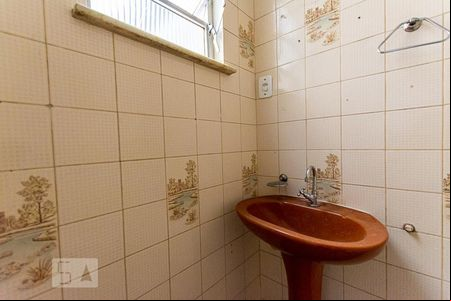 Banheiro de apartamento à venda com 1 quarto, 32m² em Centro, Niterói