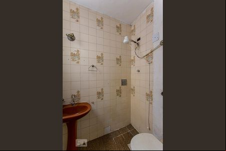 Banheiro de apartamento à venda com 1 quarto, 32m² em Centro, Niterói