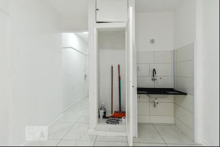 Cozinha de kitnet/studio para alugar com 1 quarto, 30m² em Higienópolis, São Paulo
