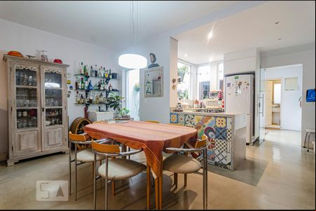 Sala de casa para alugar com 3 quartos, 198m² em Perdizes, São Paulo