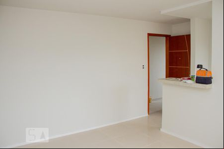 Sala de apartamento para alugar com 2 quartos, 60m² em Vila Valqueire, Rio de Janeiro