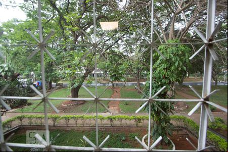 Vista Quarto 1 de apartamento para alugar com 2 quartos, 56m² em Asa Sul, Brasília