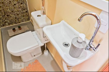 Lavabo de casa de condomínio para alugar com 2 quartos, 80m² em Sítio do Mandaqui, São Paulo