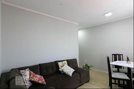 Sala de apartamento à venda com 3 quartos, 57m² em Vila Carmosina, São Paulo