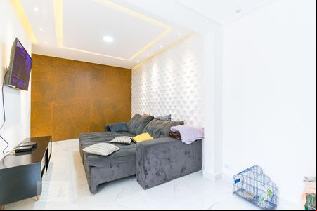 Sala de TV de casa à venda com 2 quartos, 150m² em Vila Fachini, São Paulo