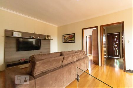 Sala de TV de casa para alugar com 3 quartos, 350m² em Vila Progresso (zona Leste), São Paulo