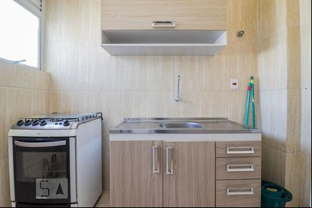 Cozinha de apartamento para alugar com 1 quarto, 24m² em Menino Deus, Porto Alegre