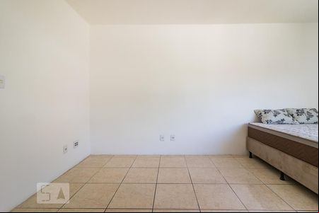Sala/Quarto de apartamento para alugar com 1 quarto, 24m² em Menino Deus, Porto Alegre