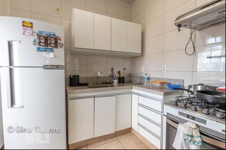 Cozinha de apartamento para alugar com 1 quarto, 40m² em Funcionários, Belo Horizonte