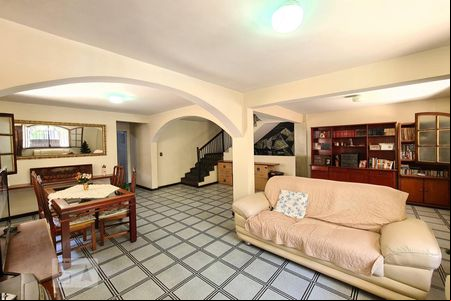 Sala de casa para alugar com 5 quartos, 252m² em Cachambi, Rio de Janeiro