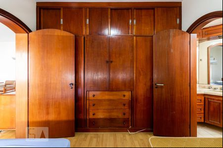 Suite de apartamento à venda com 1 quarto, 50m² em Moema, São Paulo